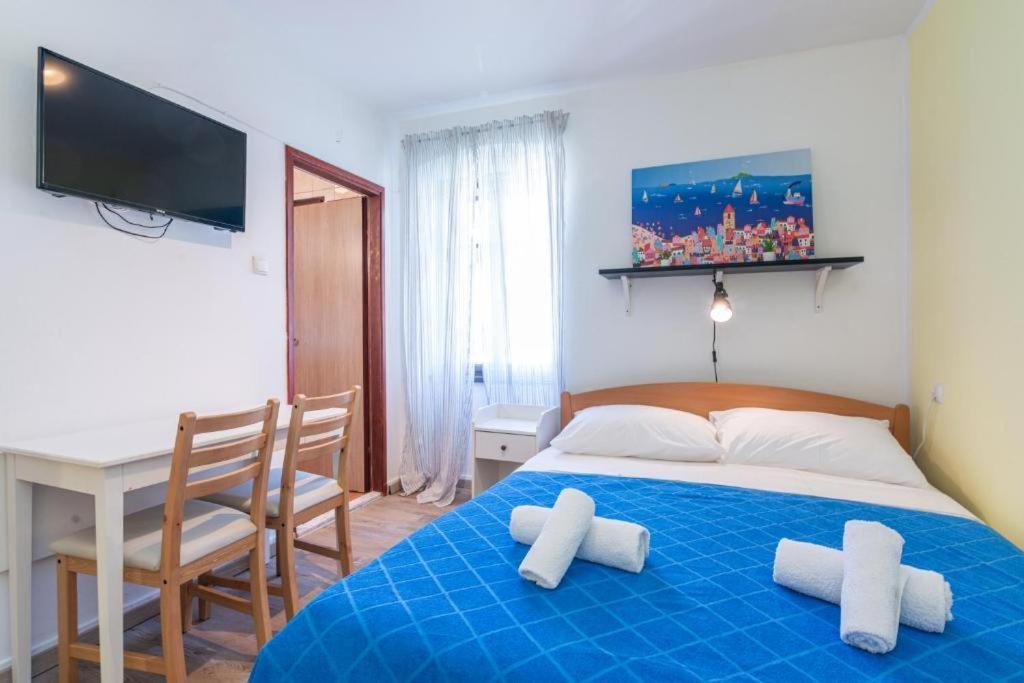 Rooms & Studio Apartments By The Way Baška Екстериор снимка