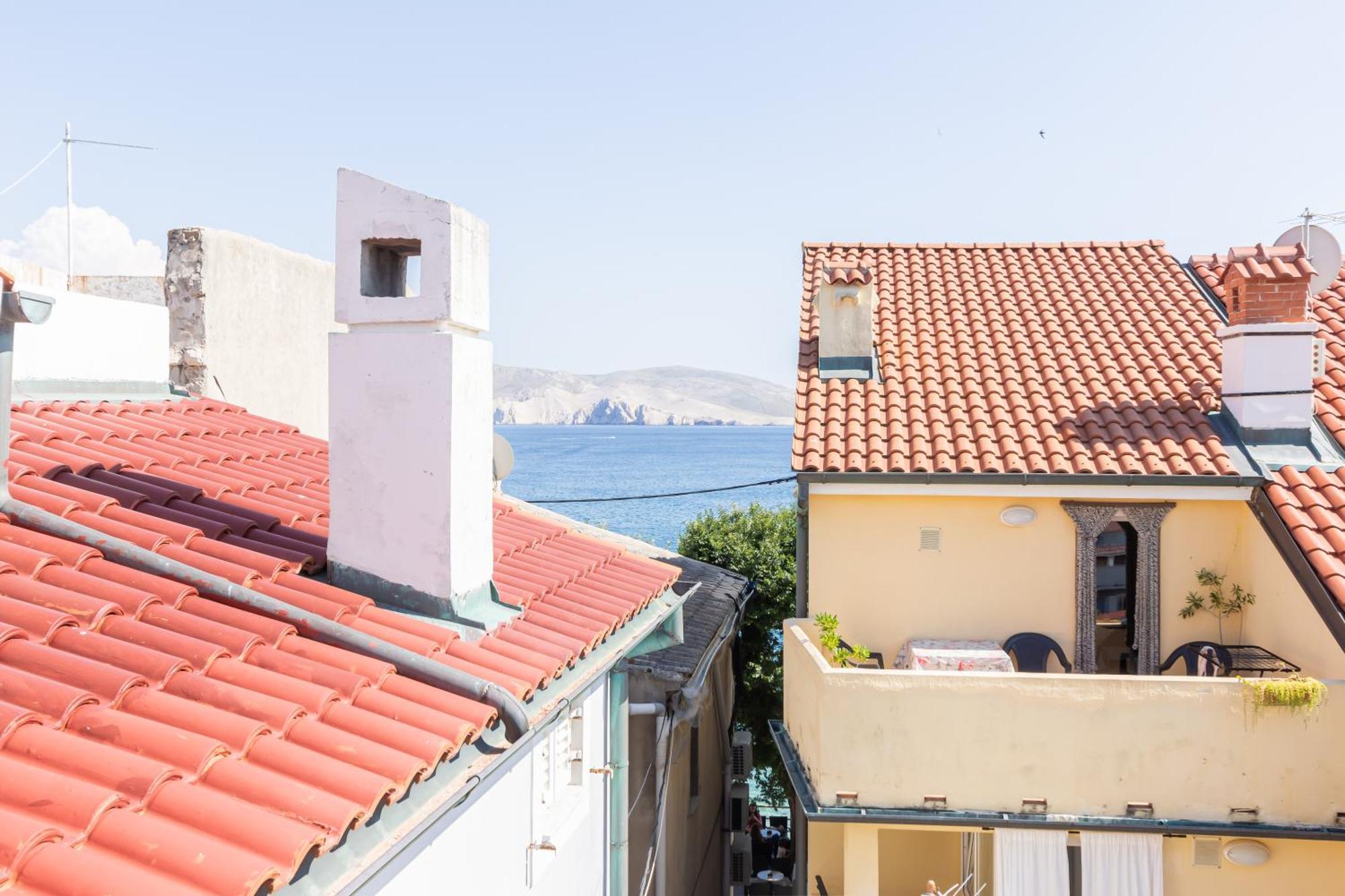 Rooms & Studio Apartments By The Way Baška Екстериор снимка