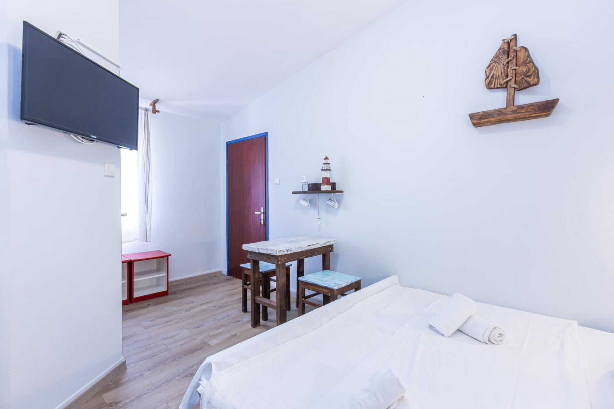 Rooms & Studio Apartments By The Way Baška Екстериор снимка