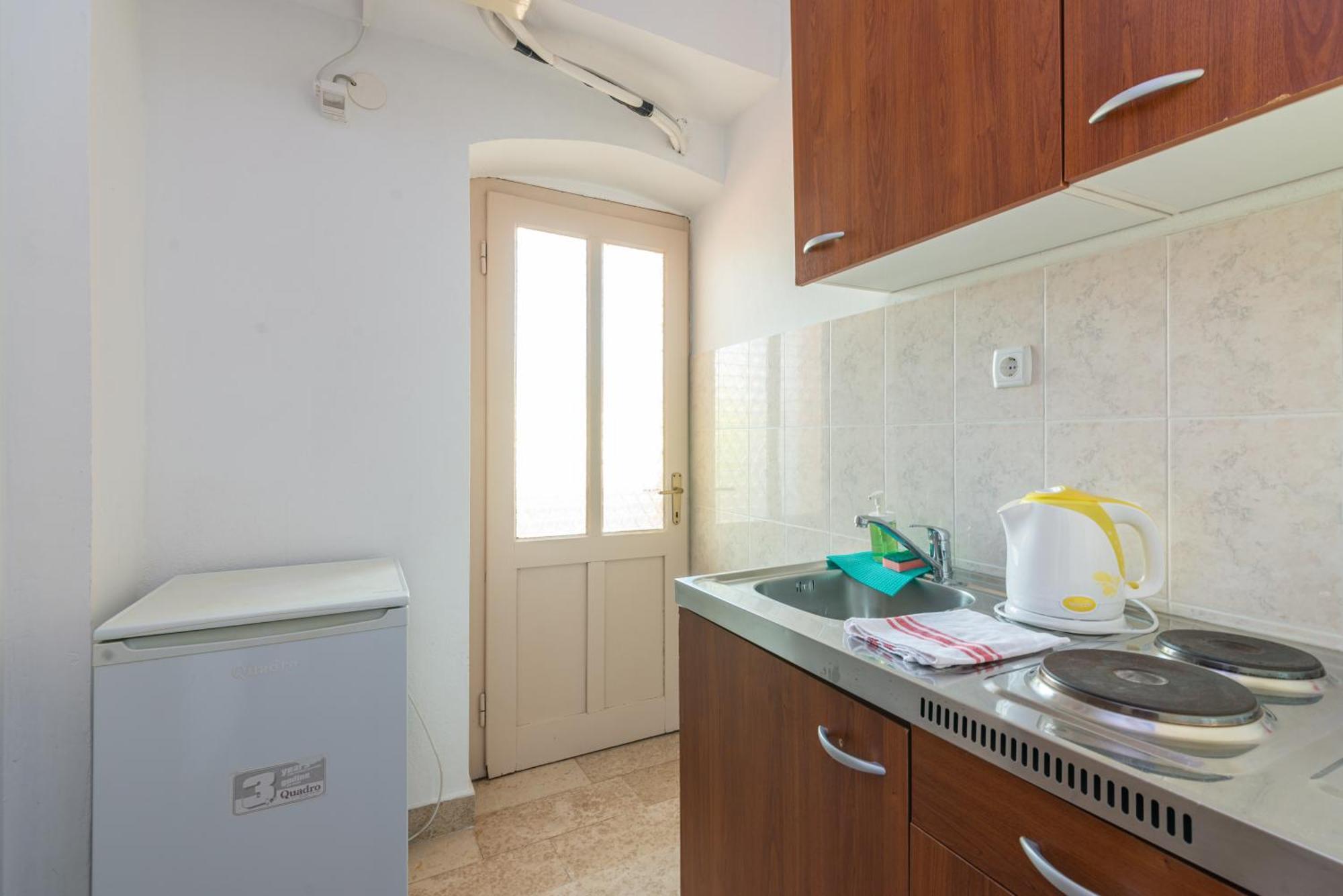 Rooms & Studio Apartments By The Way Baška Екстериор снимка