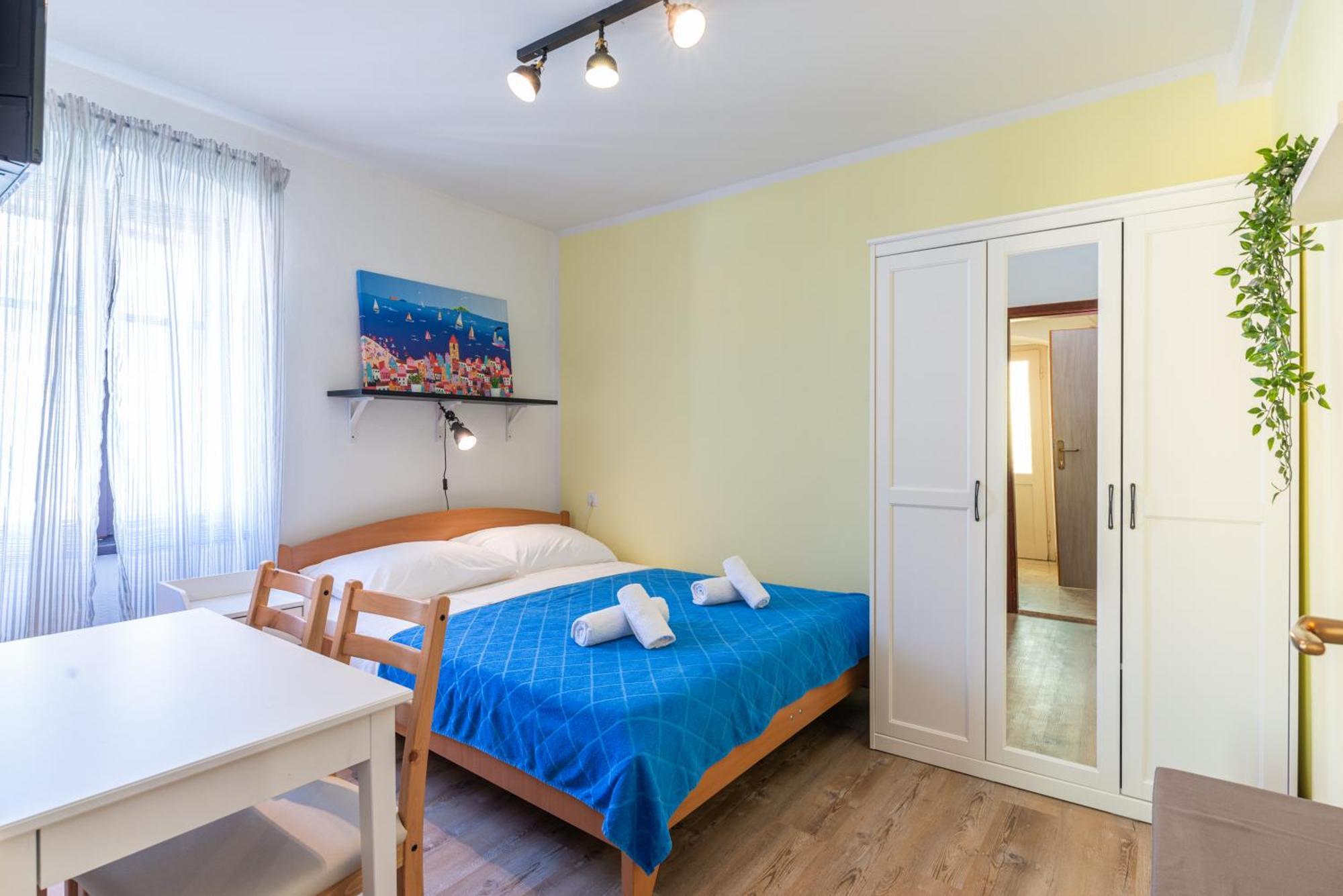 Rooms & Studio Apartments By The Way Baška Екстериор снимка